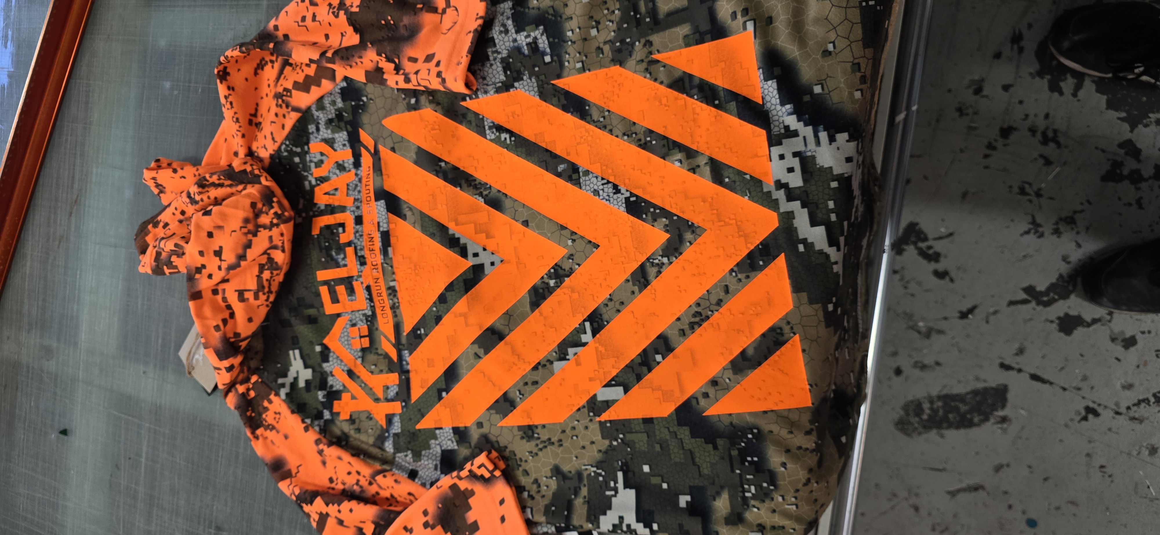 Hi-vis branded workwear printed for Auckland trade crews